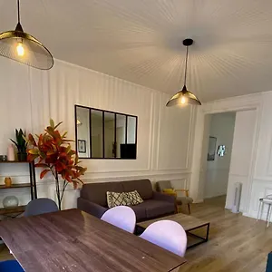 Apartment Cocooning Near Champs-elysee, Paris